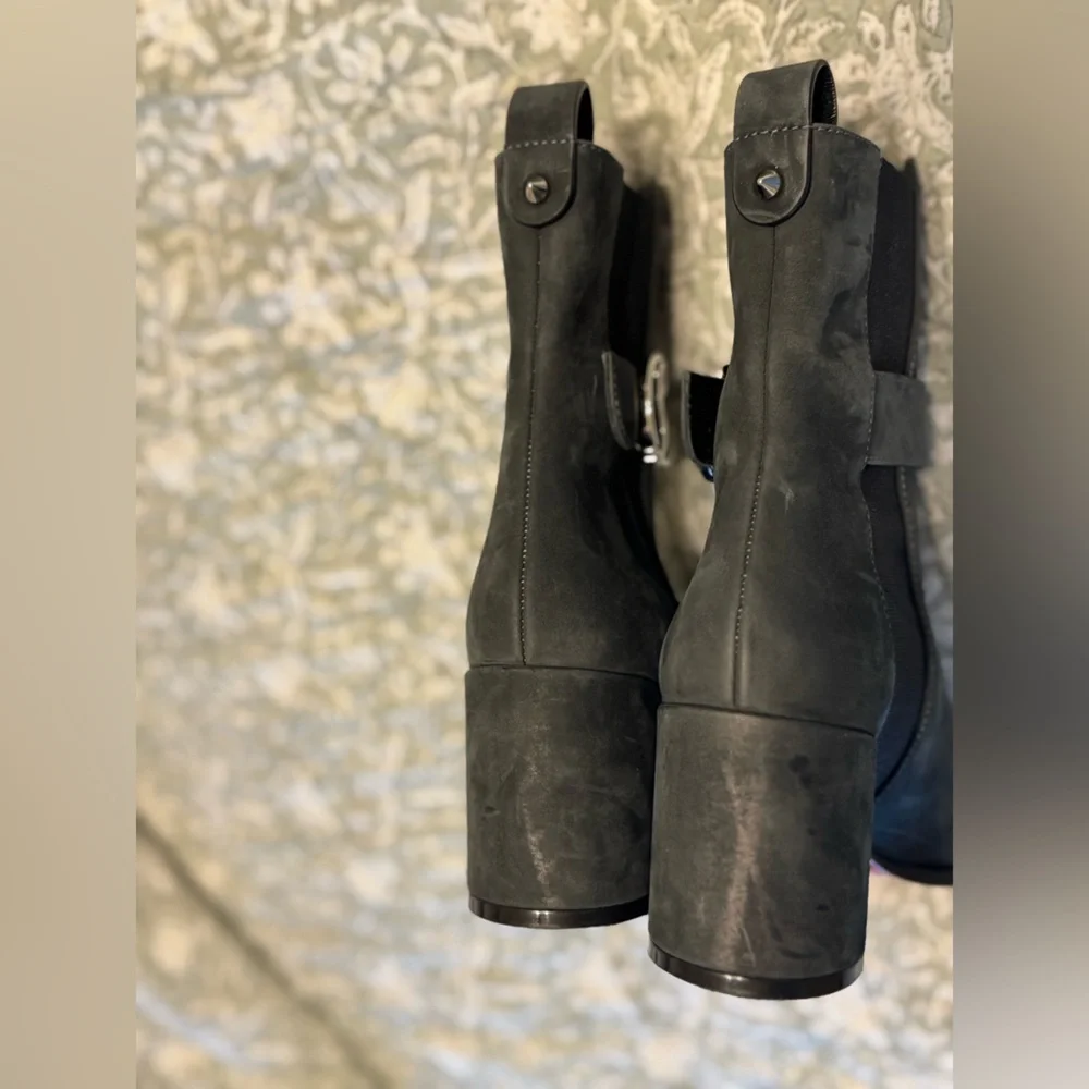 Christian Louboutin CL Chelsea Booty Ankle Boots|34
